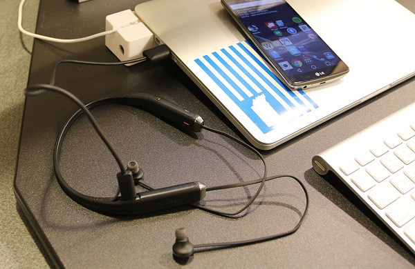 Tips Ngecas dan Cara Aman Charger Headset Bluetooth